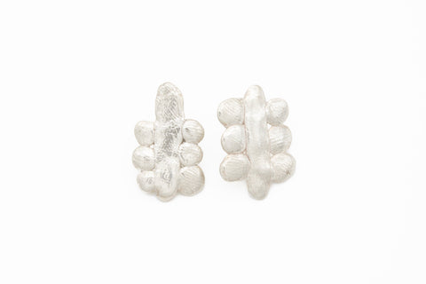 Anther stud earrings