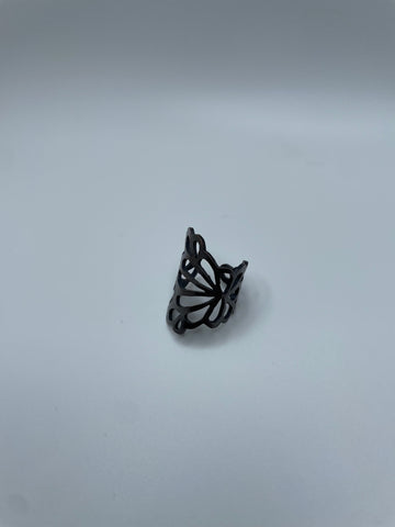 Adjustable pierced ring