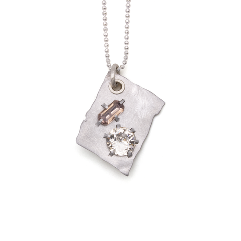 Pop-up-Prong Tag Pendant